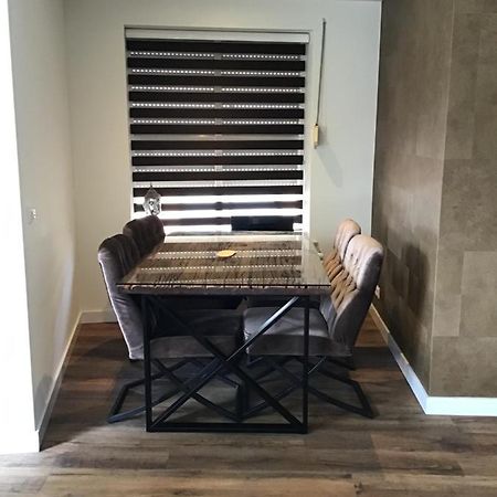 Chic Appartement In Sas Van Gent Bagian luar foto