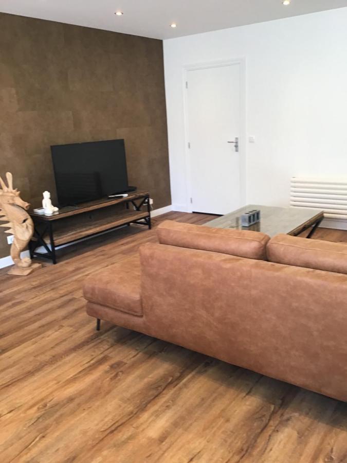 Chic Appartement In Sas Van Gent Bagian luar foto